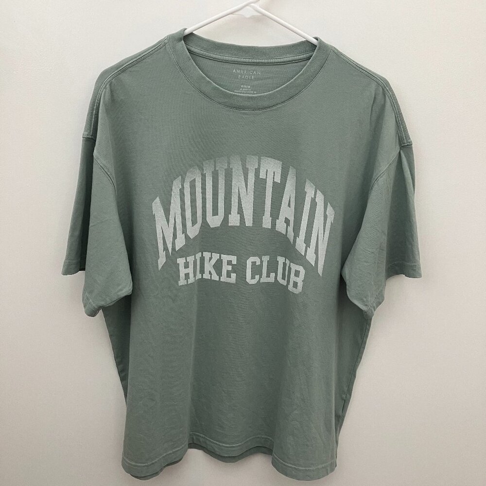 ⛰️ AMERICAN EAGLE Men's "Mountain Hike Club" Sage Green Boxy Fit T-SHIRT ⛰️